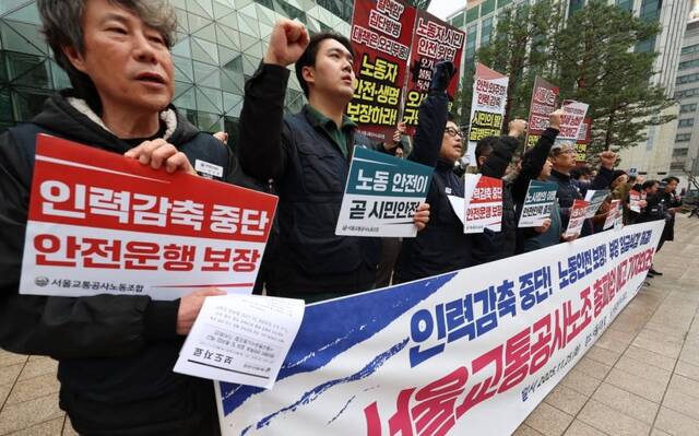 연말 ‘서울 <b>지하철</b> 대란’ 현실화…12·12 총<b>파업</b> 초읽기