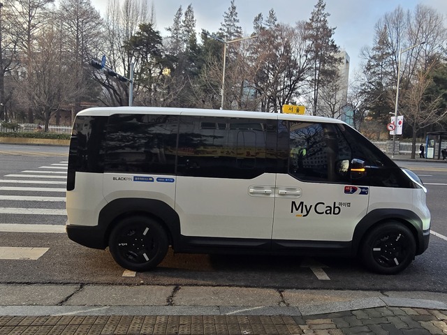 기아 PV5, 공급 확대 본격화...여객·물류 전방위 공략 - 뉴스 썸네일 이미지