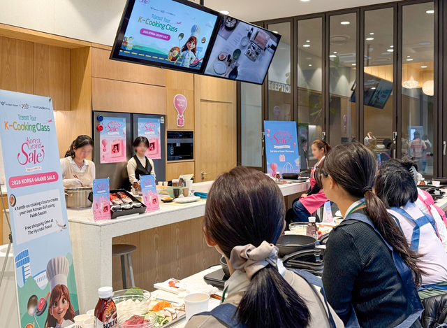 "물 들어올 때 노 젓자"... 백화점 '외국인 고객' 정조준 - 뉴스 썸네일 이미지