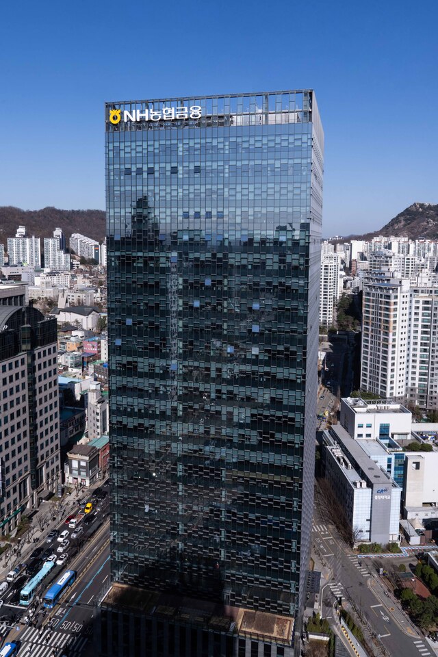 [은행 뉴스브리핑] 농협금융 자체 '미소금융재단' 설립 착수 - 뉴스 썸네일 이미지