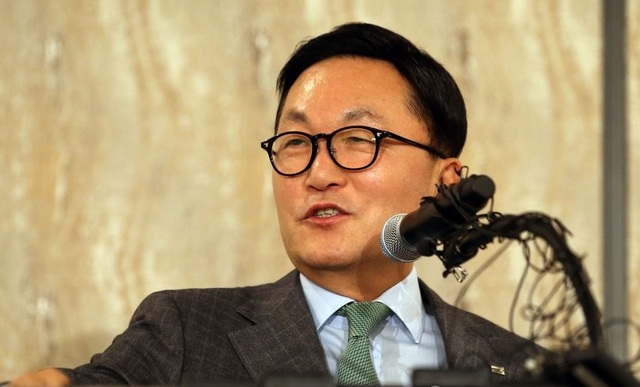 가상자산 뛰어든 박현주 미래에셋 회장...페이 '전철' 밝을라 - 뉴스 썸네일 이미지