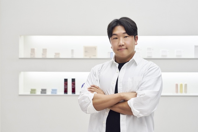 [AT 인터뷰] 세포라 '삼고초려'에도 거절했던 앳홈 톰...기술력으로 美... - 뉴스 썸네일 이미지